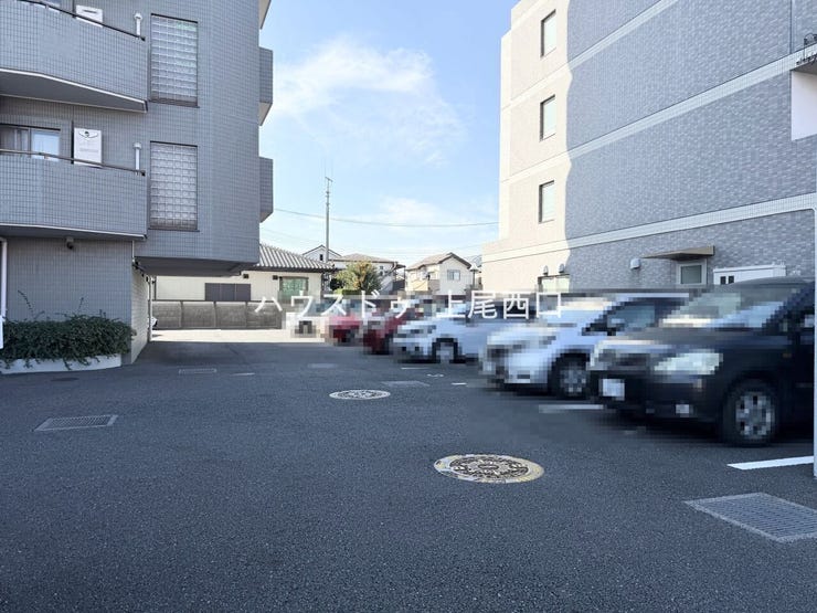 平置きタイプの駐車場。※最新の空き状況はお問い合わせください。
