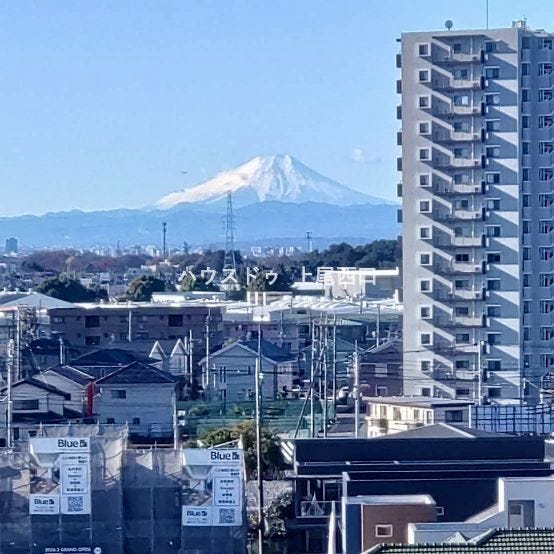 住戸からの眺望。遮蔽物がなく、眺めは大変壮観。天候や季節によってはお部屋正面から富士山を望める日もあります。風通しが良く、陽当たりも良好。是非現地でご確認ください。