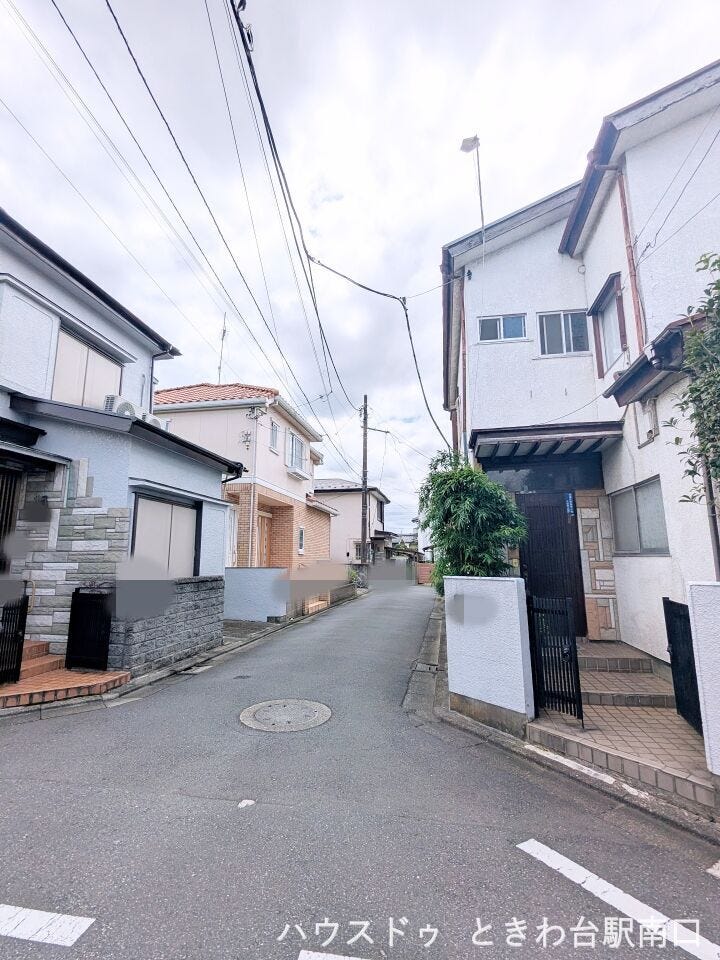 土地面積81.31㎡の整形地で、敷地を有効に活用した家づくりが楽しめます。建築条件なしの土地ですので、ご家族のこだわりを詰め込んだ間取りの検討が可能です。
