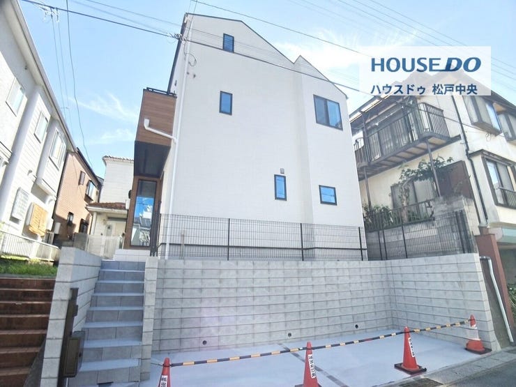 ◎外観(8/8撮影)
ゆったり3LDK+大容量の小屋裏収納!
設備、防犯面も充実した新築戸建♪
長期優良認定住宅です◎