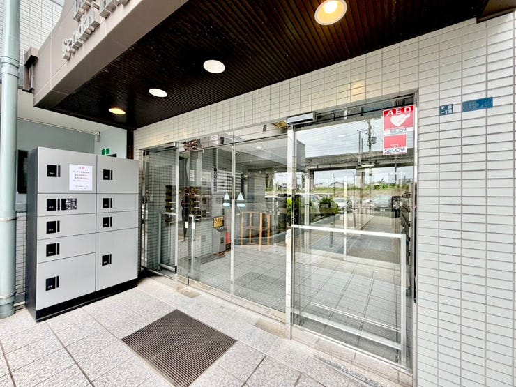 お仕事で帰りが遅くなりがちな方や、日中お忙しい方にもピッタリ!宅配ボックスがあれば、ご自身の都合の良いタイミングで荷物を受け取ることができて、とっても便利です!