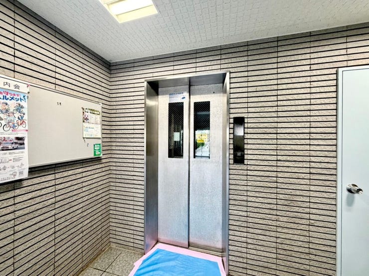 エレベーター付きのマンションです♪