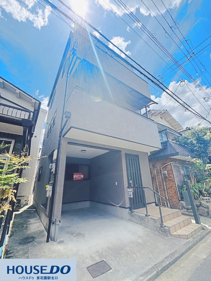 落ち着いた雰囲気の静かな住宅街に位置しています!前面道路は車通りが少なく、小さなお子様がいるご家庭も安心♪落ち着いた住環境をお求めの方におすすめです☆