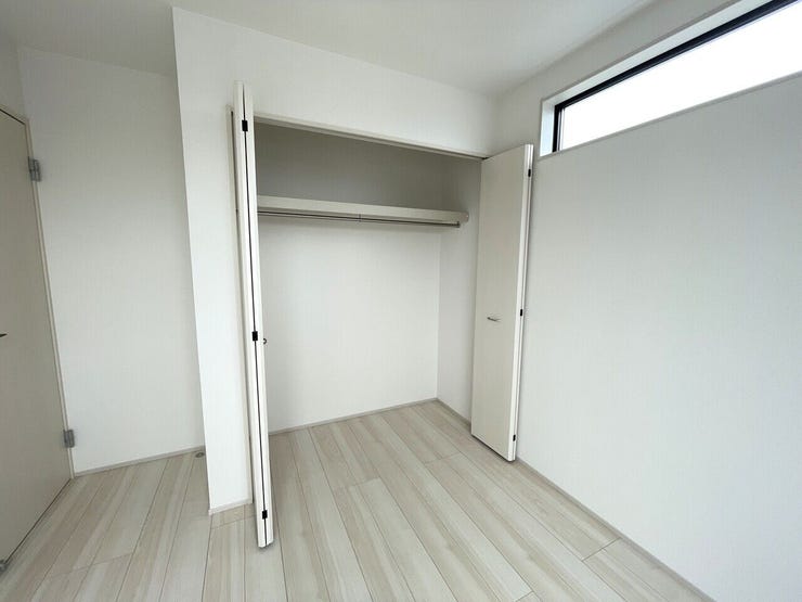 ◇クローゼット◇ 同仕様
全居室収納付き♪
お部屋がスッキリとお使いいただけます♪