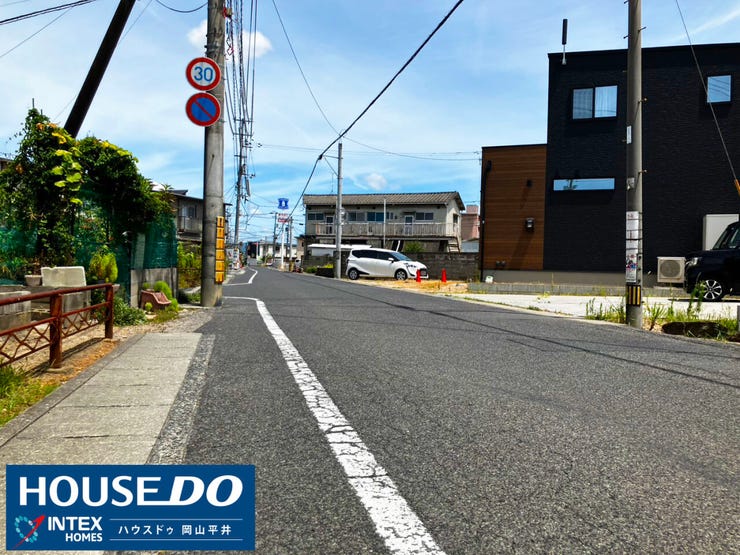道幅もしっかり確保されているため、毎日の車出しや小さなお子様の乗り降りもスムーズに行えます♪