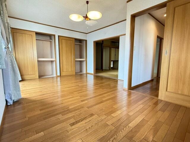 2階南側 洋室です。