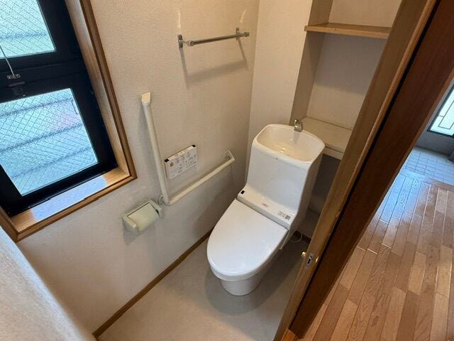 1階トイレの様子です。