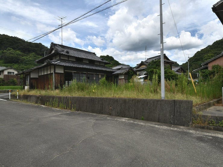 外観を南西側より撮影