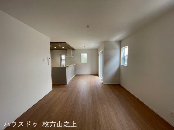 奥行きのあるゆったりとしたLDK♪家具の配置もしやすく、家族が自然と集まる空間です。