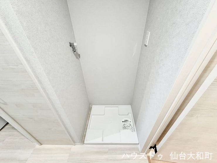 洗濯機置き場は、現地でサイズ感をご確認ください+*
