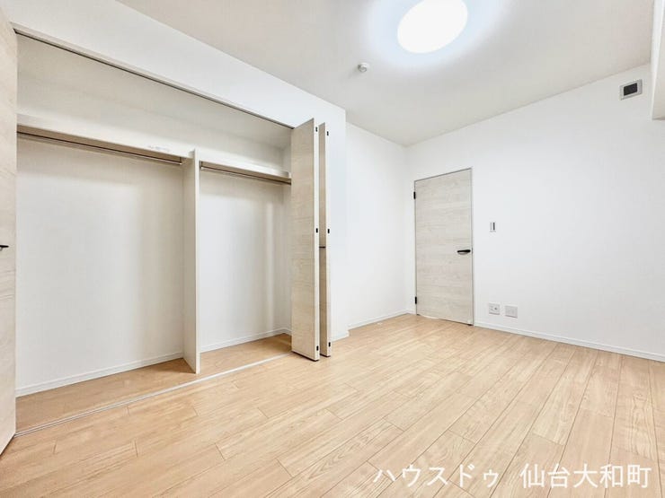 7帖の主寝室には大型クローゼットが付いています+*