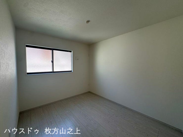 落ち着いた雰囲気の洋室♪寝室・子ども部屋・書斎などライフスタイルに合わせて使えます。
