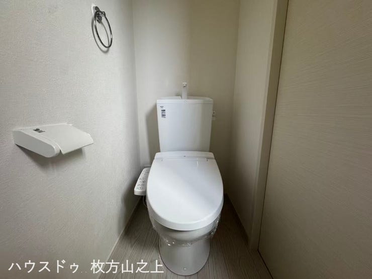 清潔感のあるシンプルなトイレ♪毎日使う空間だからこそ、すっきり快適な仕様です。