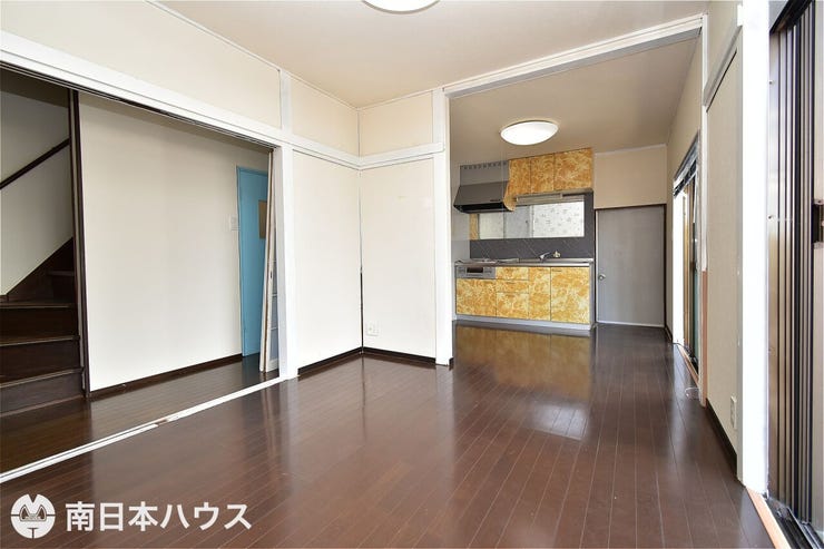 【リビング】クロスの張替えだけの見積もりなども無料で致します!ご要望がございましたらお気軽にどうぞ♪