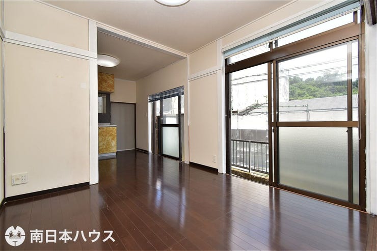 【リビング】空き物件ですのでご希望の日時にご見学頂けます♪見学予約はネットからでも簡単にできます♪