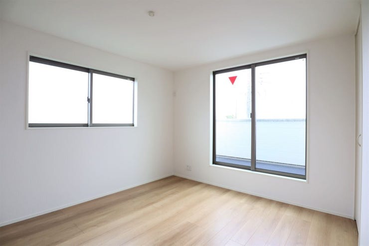 洋室 同仕様
2面採光のお部屋は明るく風通しの良いお部屋です!