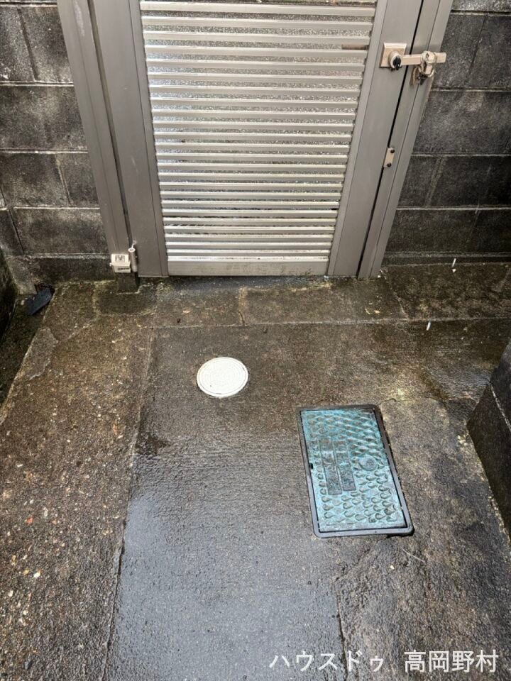 *上下水道*
上下水道引き込み済み。井戸も使用可能で、冬場には融雪用としても活用できます。