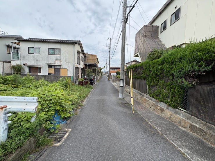 通行人の目線が気になりにくい、のんびりとした住環境です!