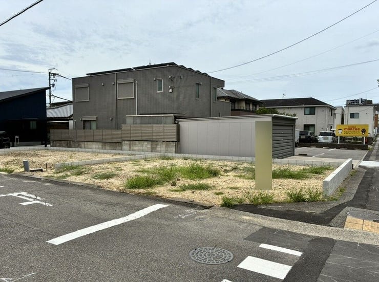 ◇外観写真◇
出来上がるお家は、16.5帖のLDKとなっています。家族が集まって食事をしたり、くつろいだりするのに十分な広さです。続きで6.7帖の洋室もあるので、いろいろな使い方ができそうですね♪