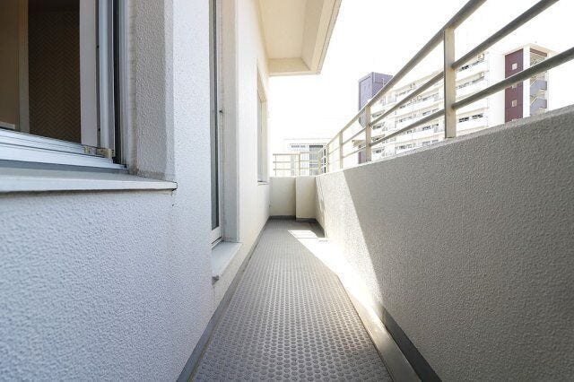 キッチン、4.5帖の洋室側のバルコニーです。