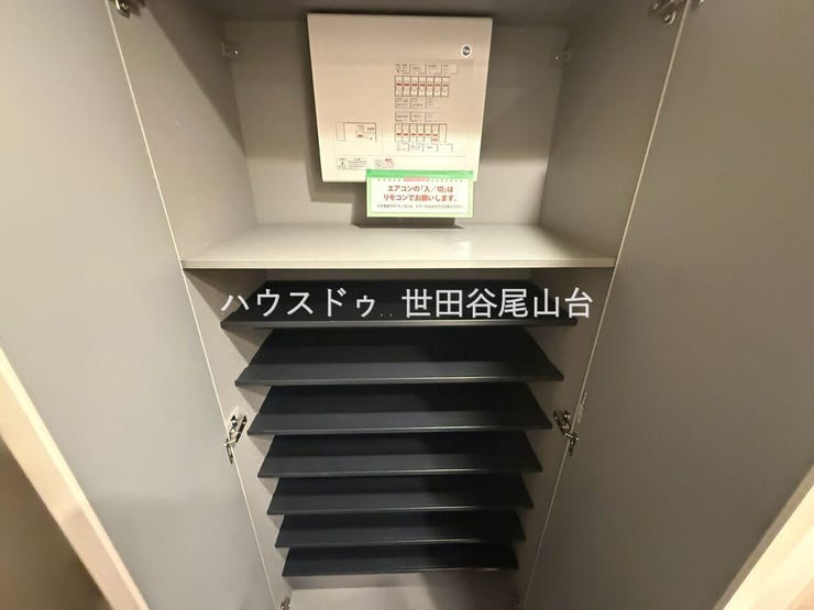 収納力のあるシューズボックスで、玄関をすっきり保てます。