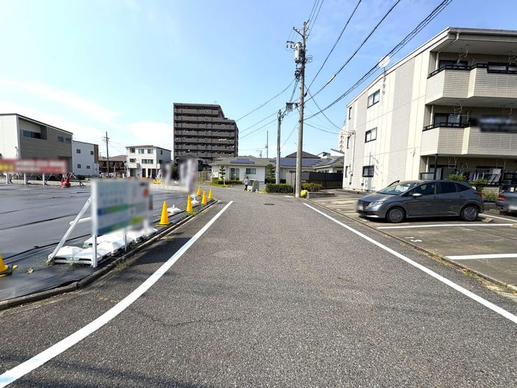 東側前面道路
