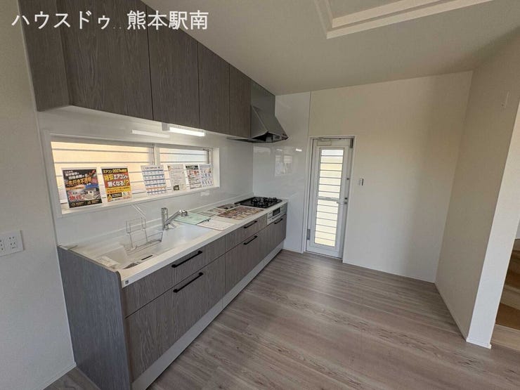 ■キッチン■
使い勝手に配慮されたキッチンで毎日のお料理が快適に楽しめます
ご家族との会話を楽しみながら家事ができる空間です