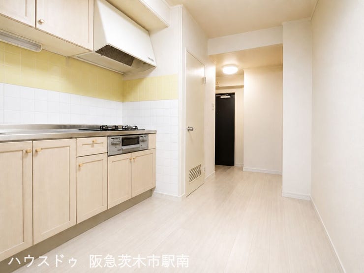 収納豊富で使い勝手の良いダイニングキッチン(※イメージ画像処理)