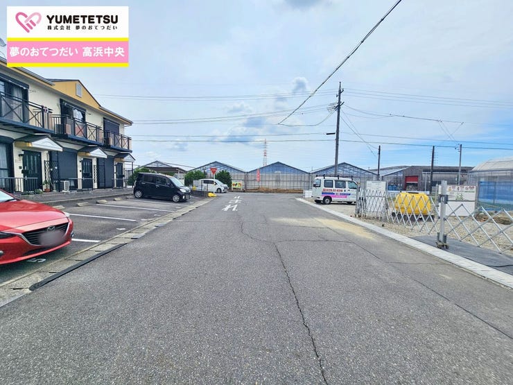 間口・前面道路ともに十分な幅があり駐車も楽々♪