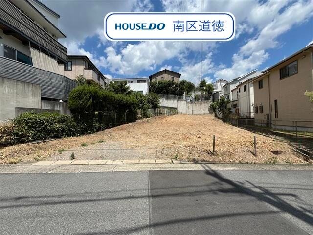 全2区画の西向きのお土地です。
八事丘陵の高台に位置する伝統的な高級住宅街です。