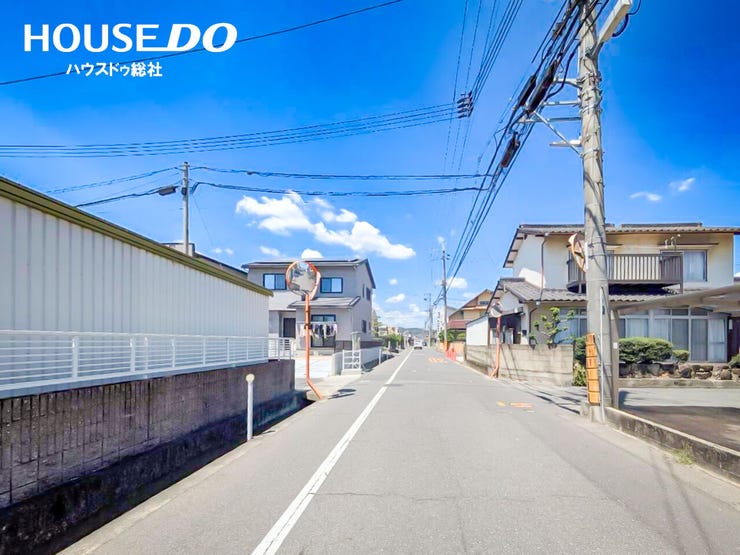 倉敷市街地へのアクセスはもちろん、幹線道路を利用して岡山方面へも移動しやすいエリアでで♪
通勤や休日のお出かけなど、車移動が中心のご家族にも嬉しい♪