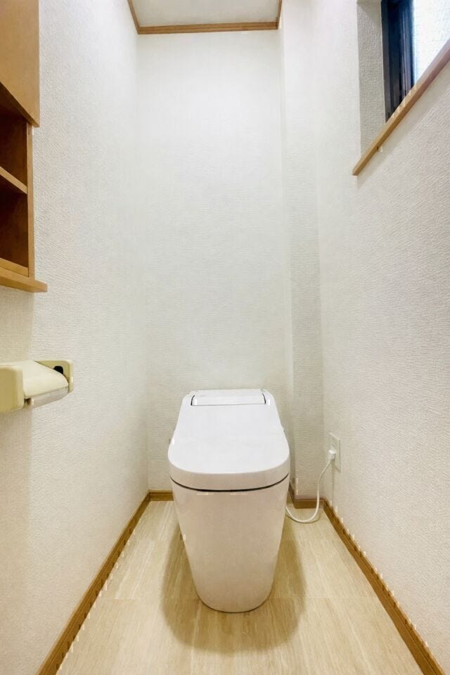 温水洗浄機付き便座で快適にお使いいただけます!トイレ2か所ございます◎
※AIによる家具消し加工済み