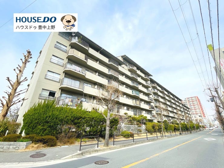 北大阪急行南北線「箕面船場阪大前駅」まで徒歩6分と通勤、通学に便利な場所に位置し、買物施設も徒歩圏に揃っています。