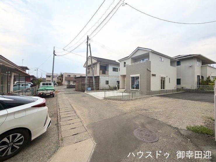 ■理想を叶える新しい暮らしの舞台■高いデザイン性と機能性を兼ね備えた住まい。ここで、家族の新しい物語が始まります。