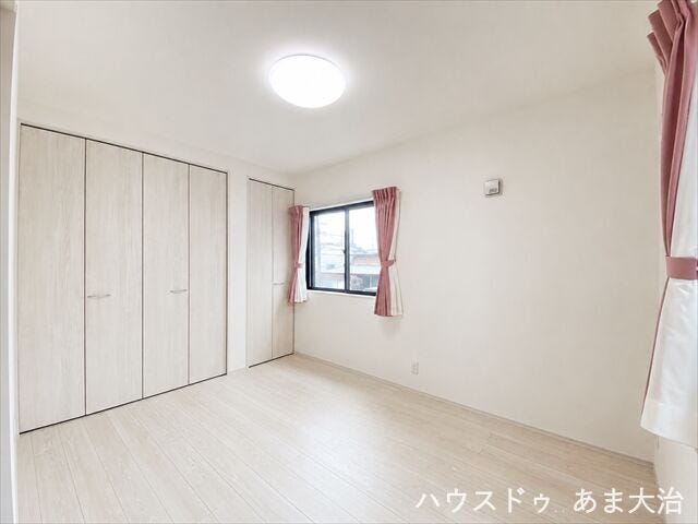 各居室にしっかりと収納を設けています。
※居住中につき一部画像の加工を行っております