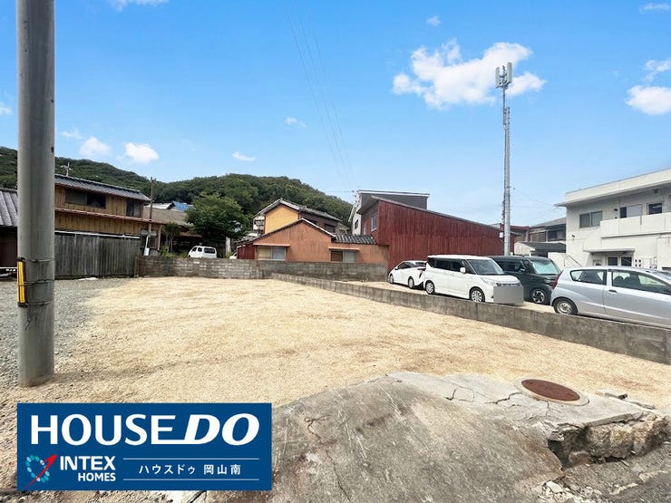 【開放感あふれる理想の土地】
青空と緑に包まれた気持ちの良い更地!解体費用等がかからないため初期費用をギュッと抑えられます♪陽当たりも良く、家族の笑顔が広がる理想のマイホームを建てませんか?