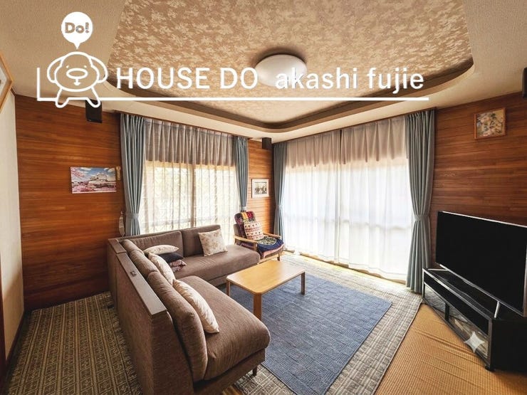 1階リビング 二面採光の明るいお部屋になります