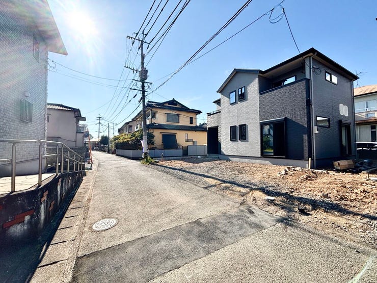 ■車と趣味の幅が広がる場所■単なる駐車スペースではない、洗車やタイヤ交換、DIYにも使える多目的な屋外スペースです。