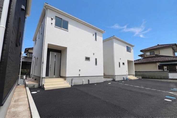 【佐賀市高木瀬東第17】2号棟
2026年7月に完成しました!
小学校が徒歩10分以内にあり、小さなお子様にも通いやすい物件です!