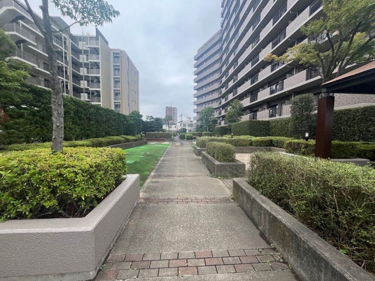 マンション内の中庭