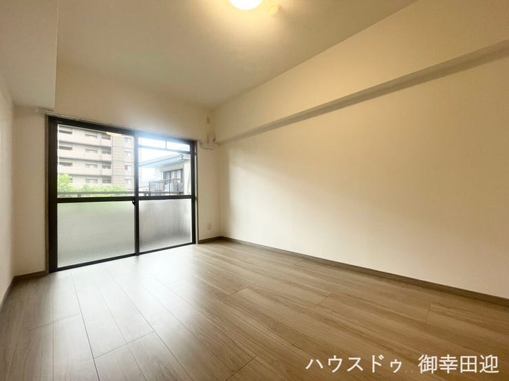 ■7.5帖洋室■心からリラックスできる静けさ、上質な眠りで、毎日をリセットします。明日への活力を養う空間です。