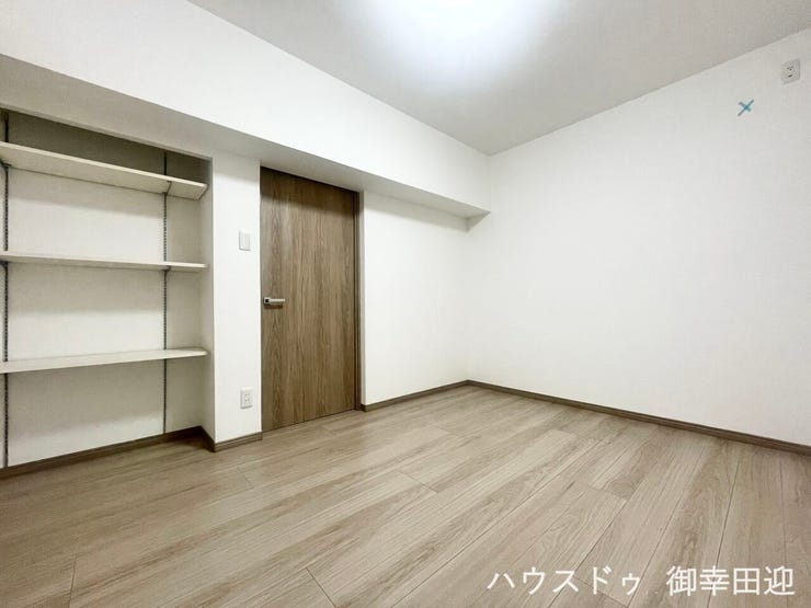■6.1帖洋室■寝室、書斎、趣味の部屋。家族の成長やライフスタイルに合わせ、様々な使い方ができる快適な空間です。