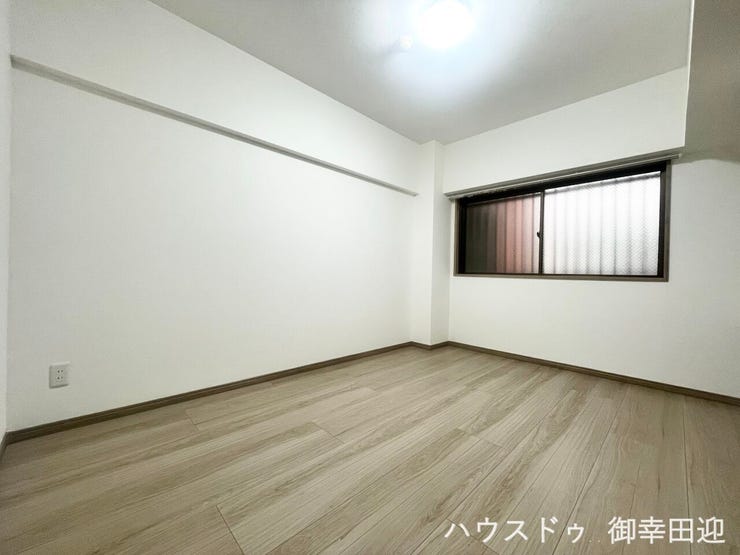 ■6.1帖洋室■寝室、書斎、趣味の部屋。家族の成長やライフスタイルに合わせ、様々な使い方ができる快適な空間です。