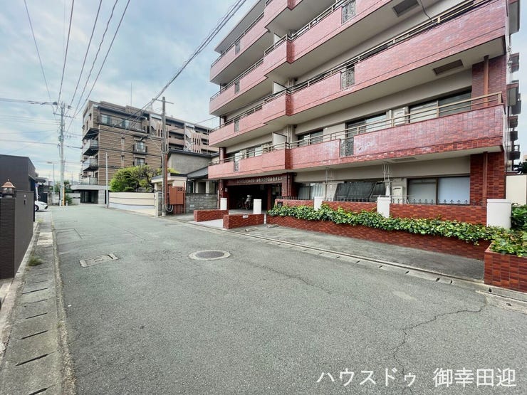 ■理想を叶える新しい暮らしの舞台■高いデザイン性と機能性を兼ね備えた住まい。ここで、家族の新しい物語が始まります。