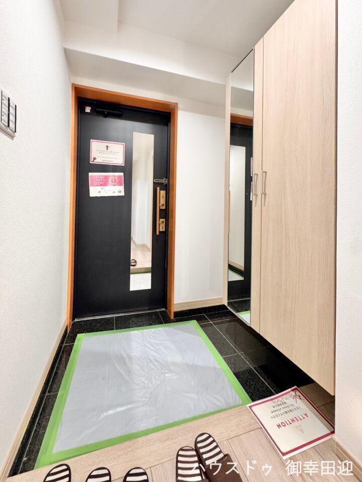 ■「ただいま」の安堵をくれる場所■訪れる人を迎え入れ、帰るたびにホッと一息つける、明るく機能的なエントランス。