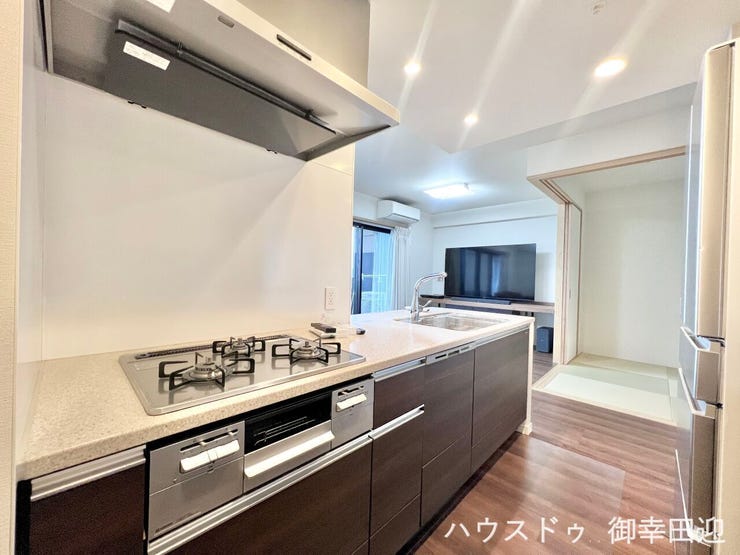 ■家族の「美味しい」が集まる舞台■高い機能性と美しいデザインを両立。料理する人も、待つ人も、笑顔になれる場所です。