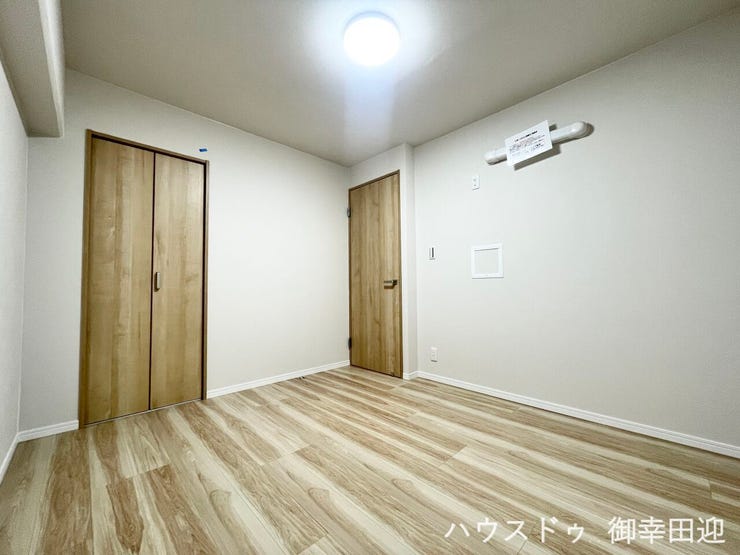 ■5.5帖洋室■寝室、書斎、趣味の部屋。家族の成長やライフスタイルに合わせ、様々な使い方ができる快適な空間です。