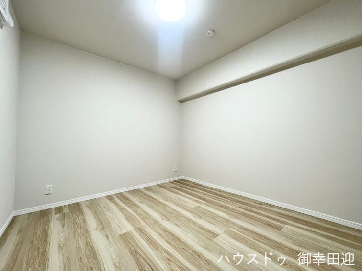 ■5.5帖洋室■寝室、書斎、趣味の部屋。家族の成長やライフスタイルに合わせ、様々な使い方ができる快適な空間です。