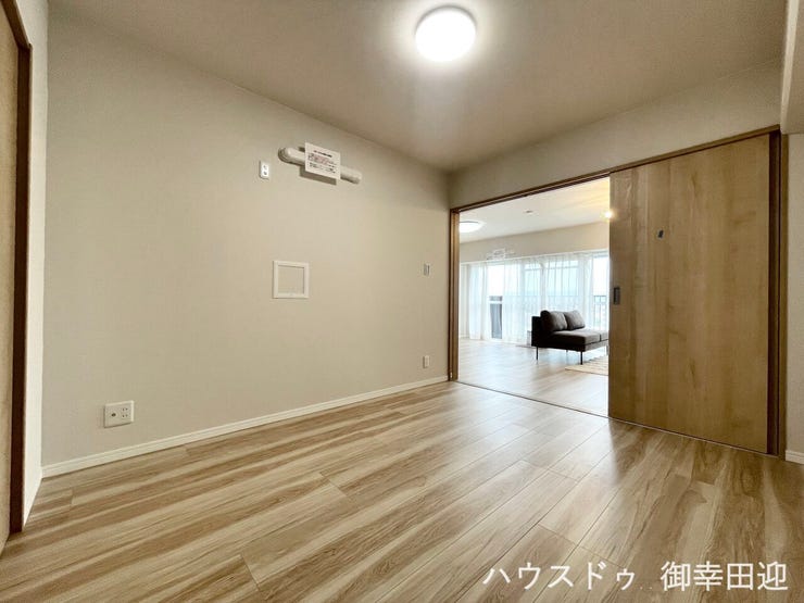 ■5.4帖洋室■寝室、書斎、趣味の部屋。家族の成長やライフスタイルに合わせ、様々な使い方ができる快適な空間です。