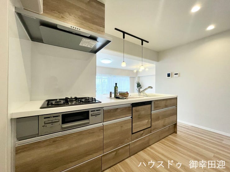 ■家族の「美味しい」が集まる舞台■高い機能性と美しいデザインを両立。料理する人も、待つ人も、笑顔になれる場所です。